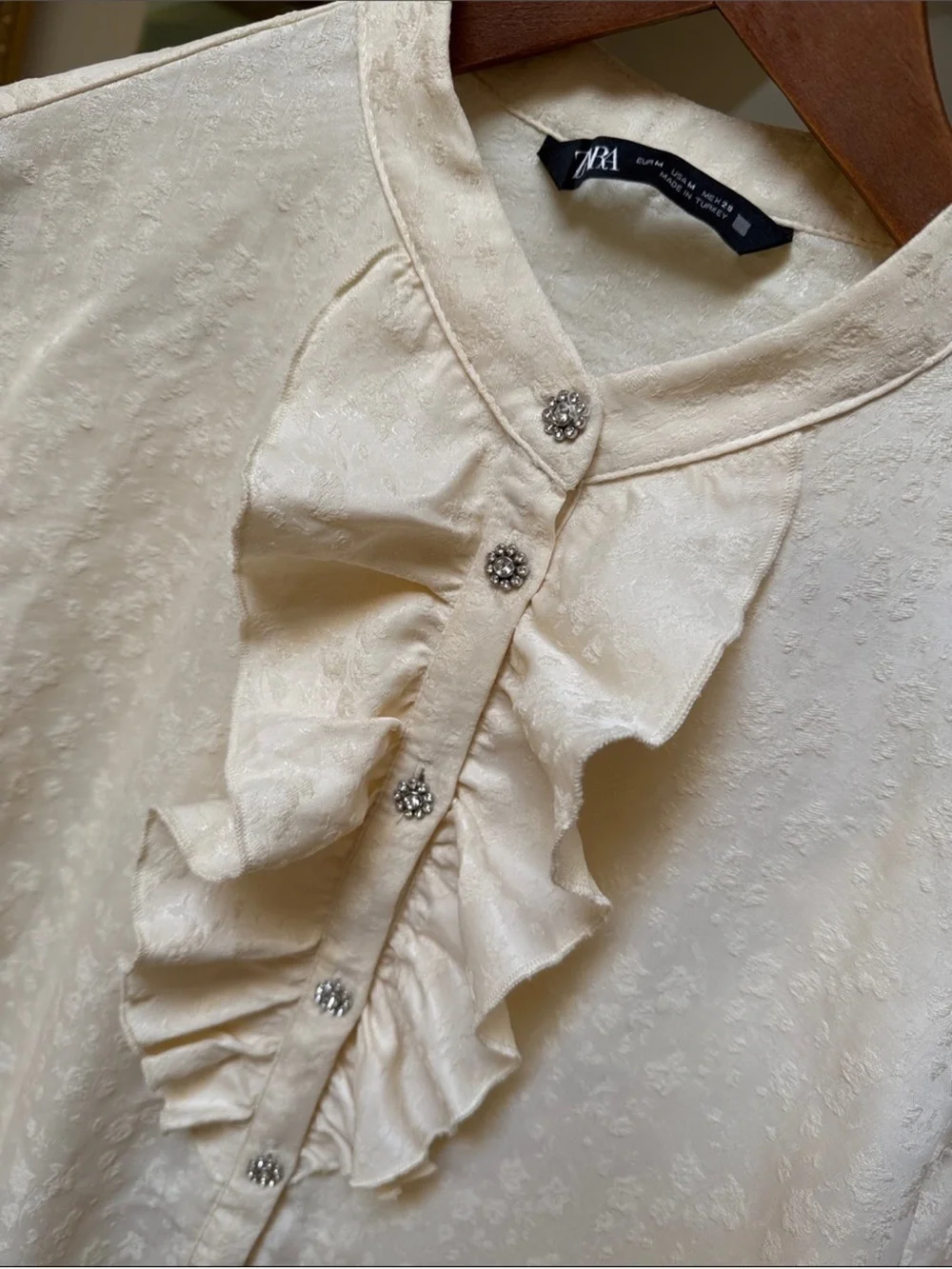 Nfs❌ZARA jacquard ruffled romantic blouse with jewel buttons - Picture 4 of 10